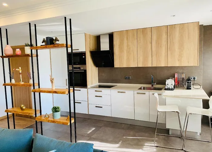 Lovely Apartment For Family And Group Of Friends